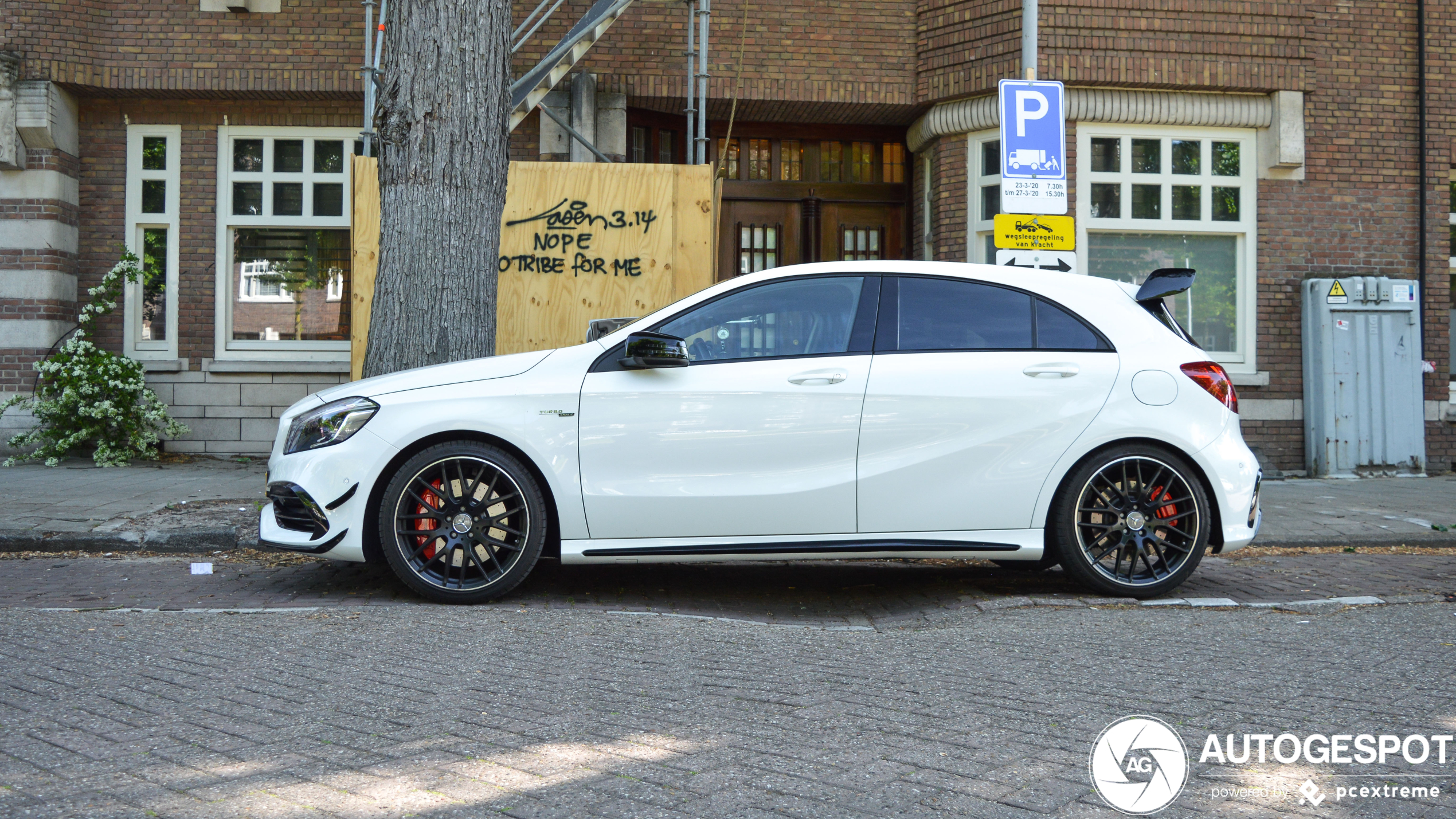 Mercedes-AMG A 45 W176 2015