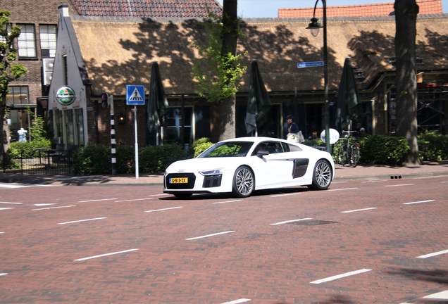 Audi R8 V10 Plus 2015