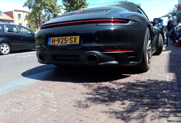 Porsche 992 Carrera 4S Cabriolet