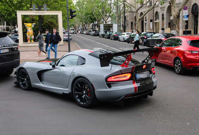 SRT Viper GTS Hennessey Venom 700R