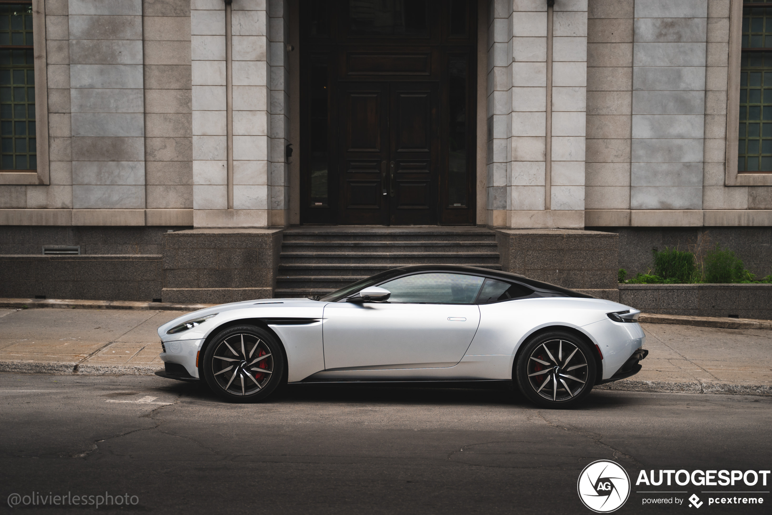 Aston Martin DB11