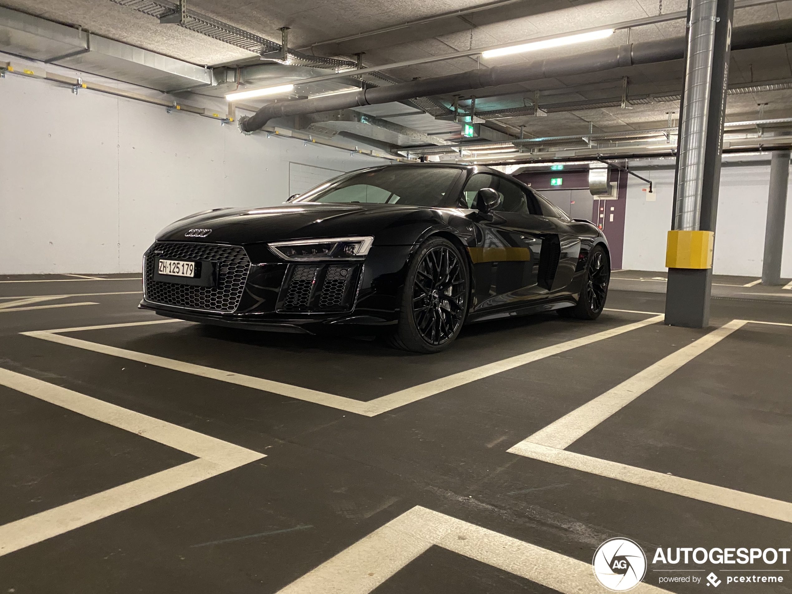 Audi R8 V10 Plus 2015