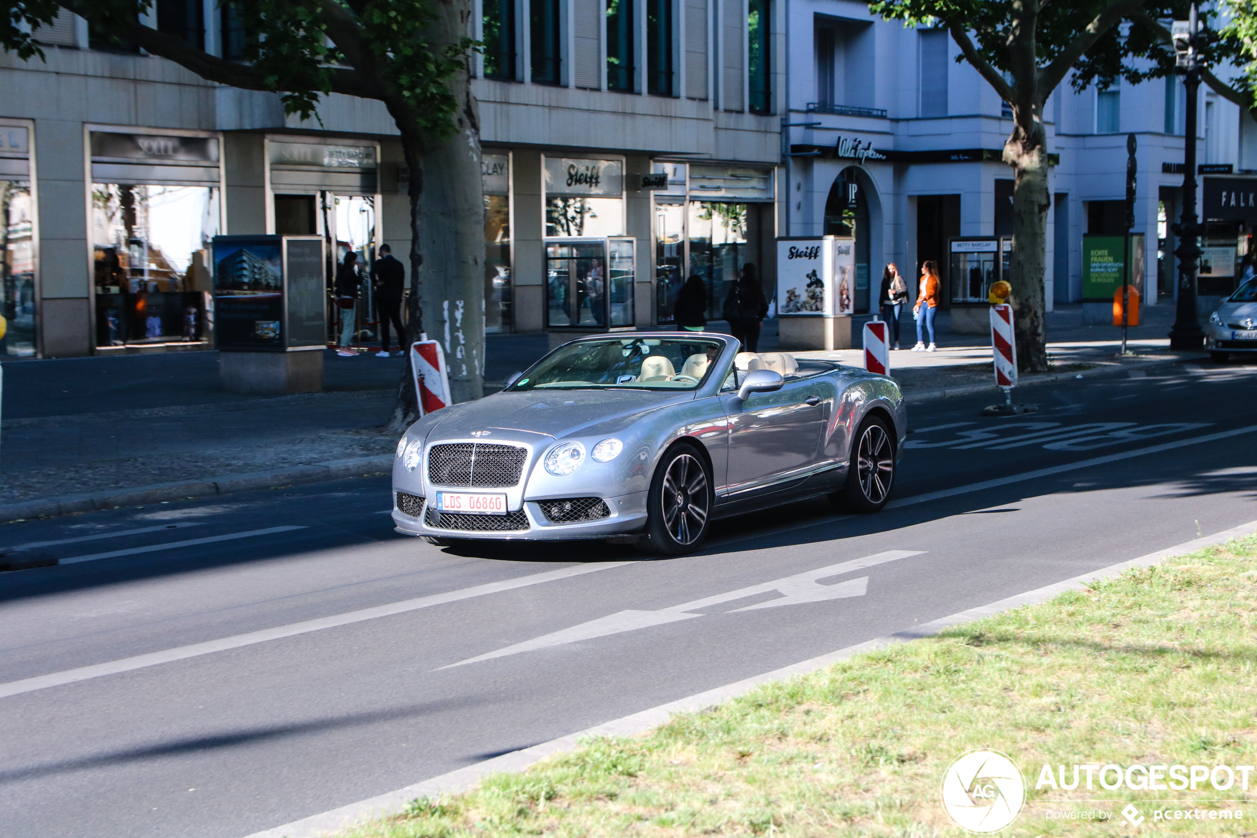 Bentley Continental GTC V8