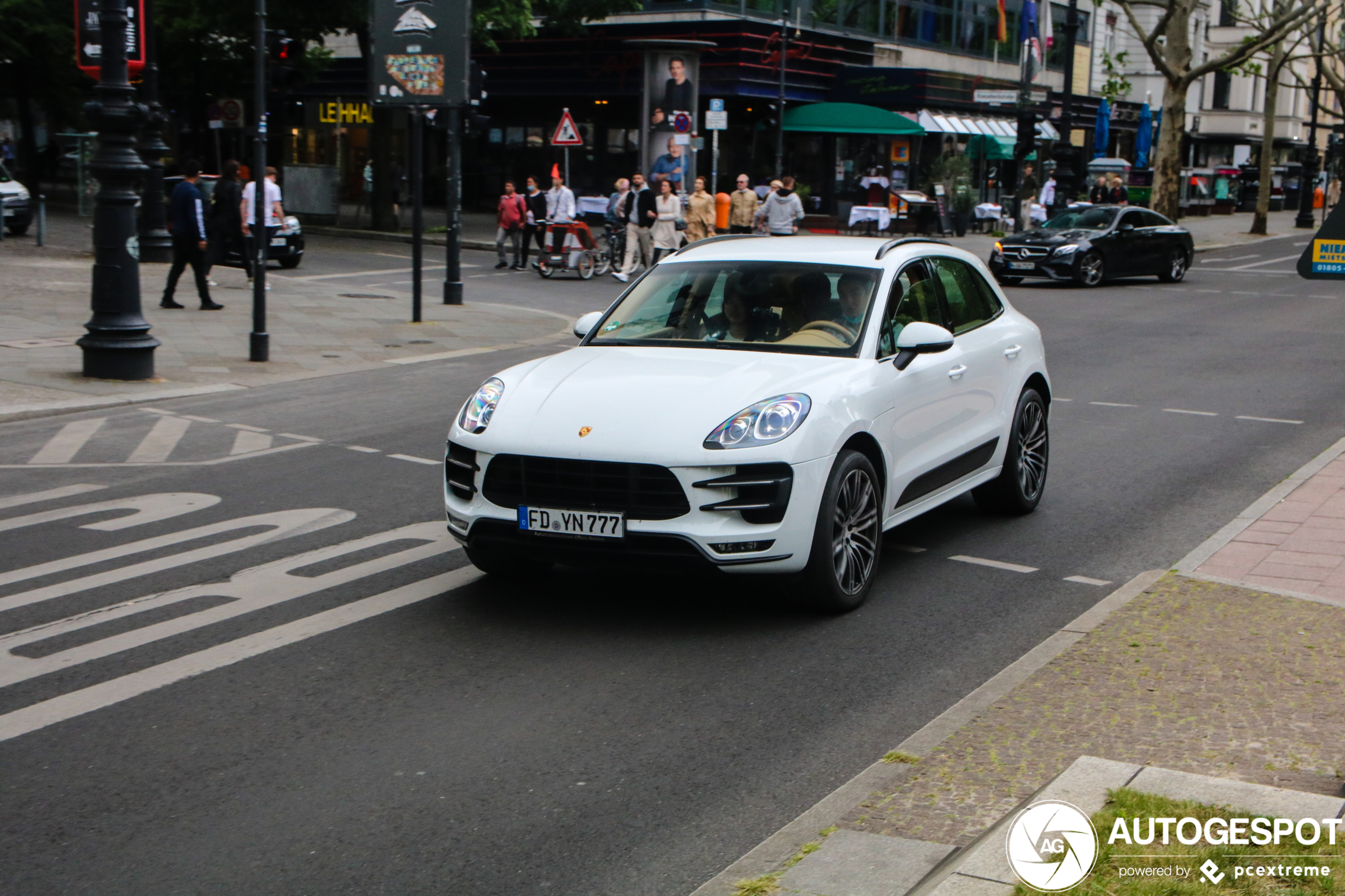 Porsche 95B Macan Turbo