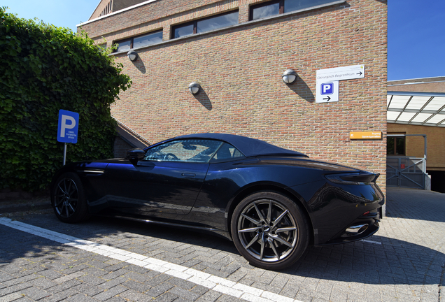 Aston Martin DB11 V8 Volante