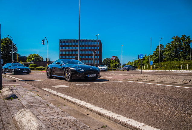 Aston Martin V8 Vantage S