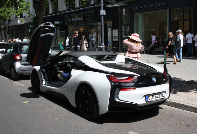 BMW i8 Roadster