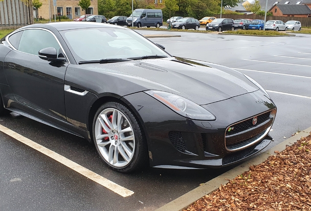 Jaguar F-TYPE R Coupé