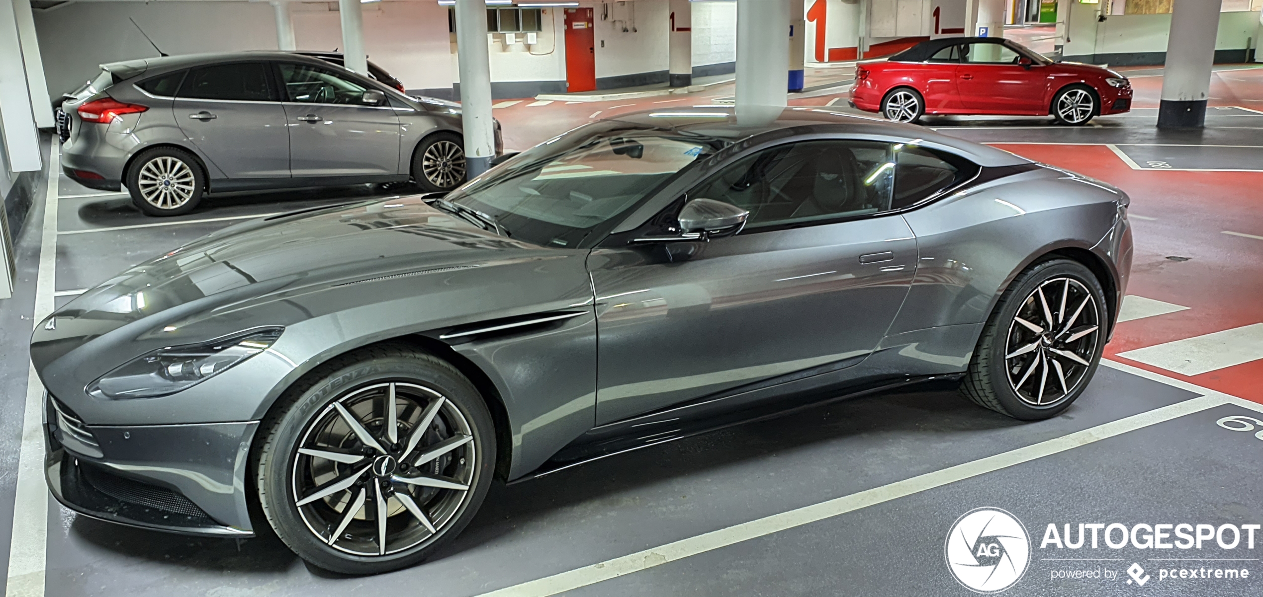 Aston Martin DB11 V8