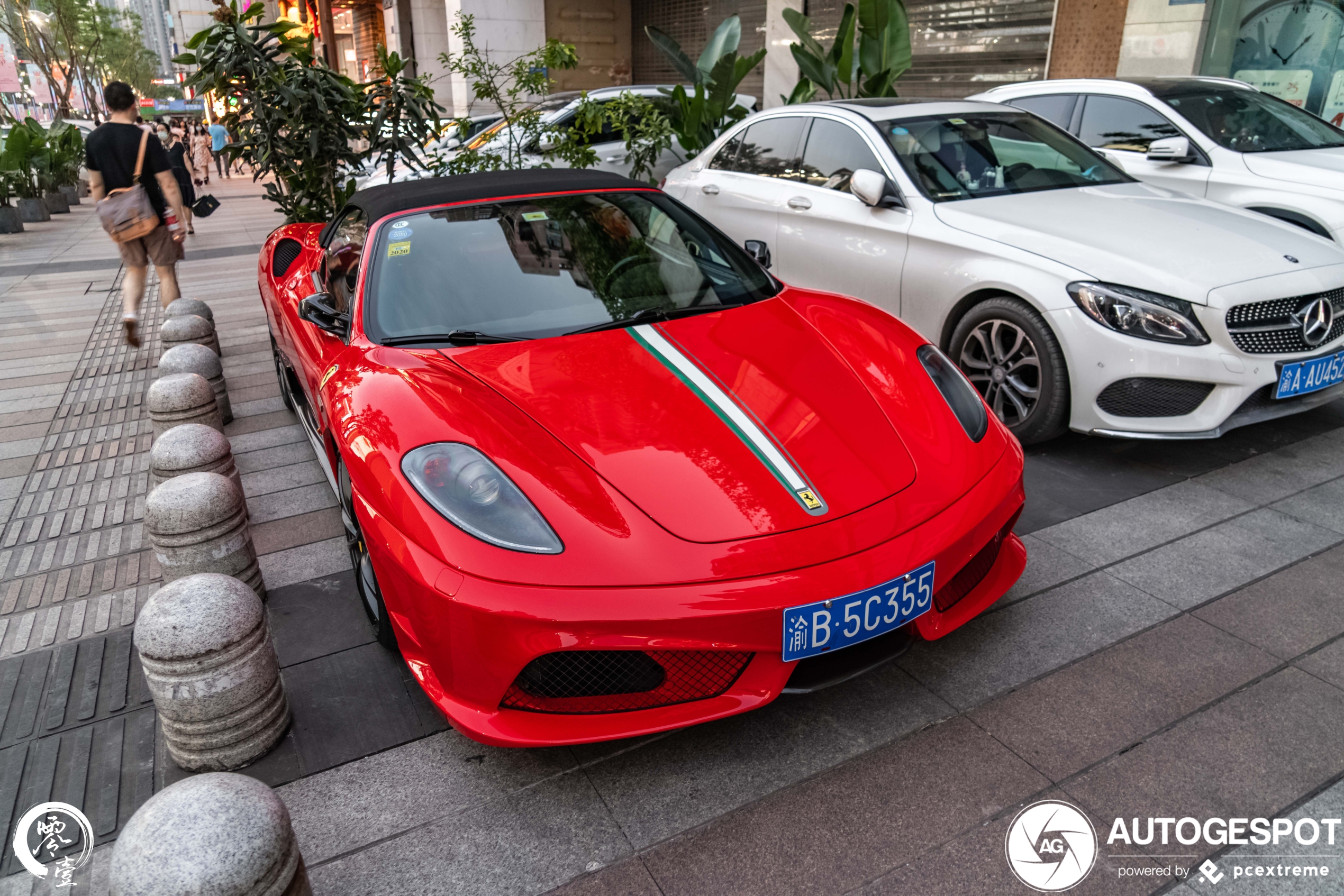 Ferrari Scuderia Spider 16M