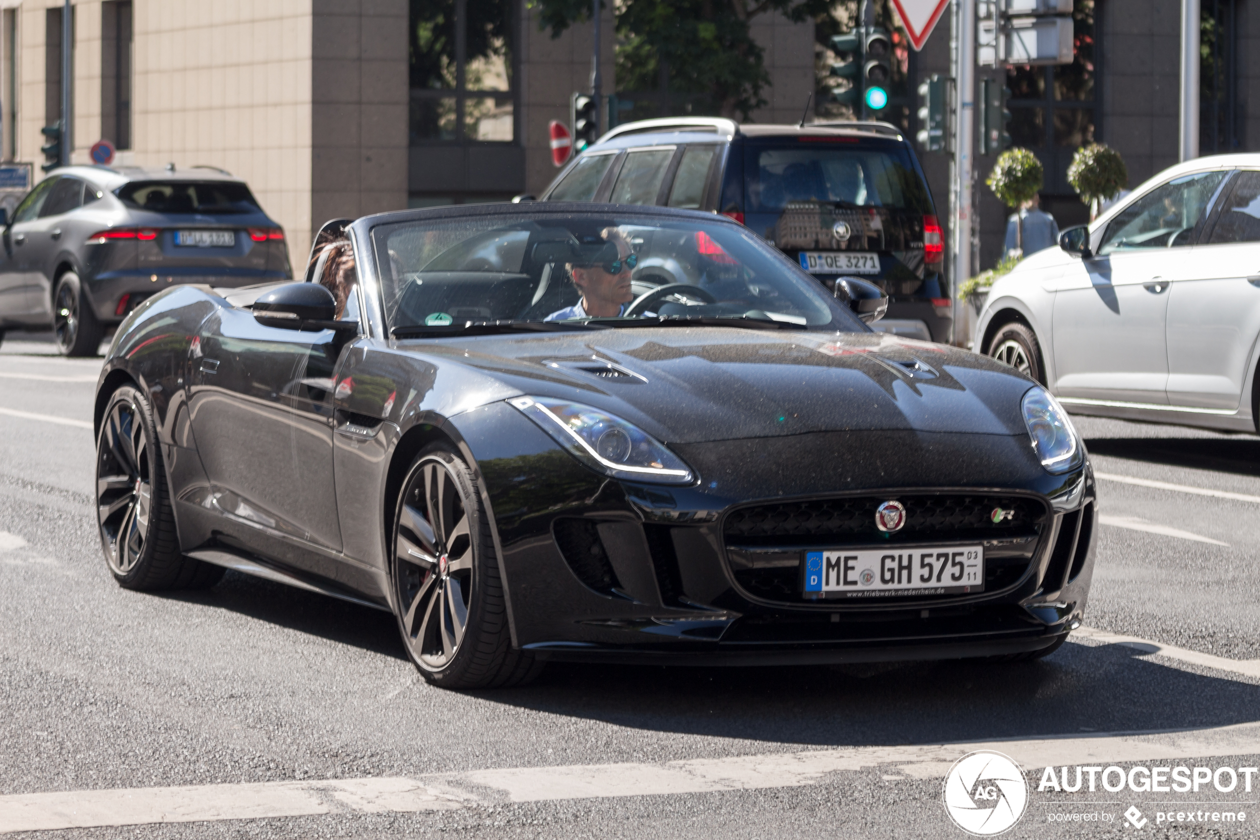 Jaguar F-TYPE R AWD Convertible