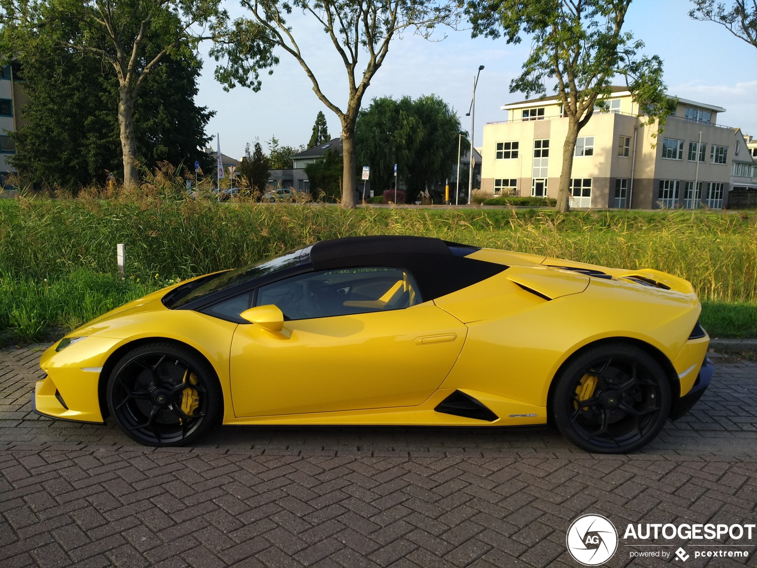 Lamborghini Huracán LP640-4 EVO Spyder