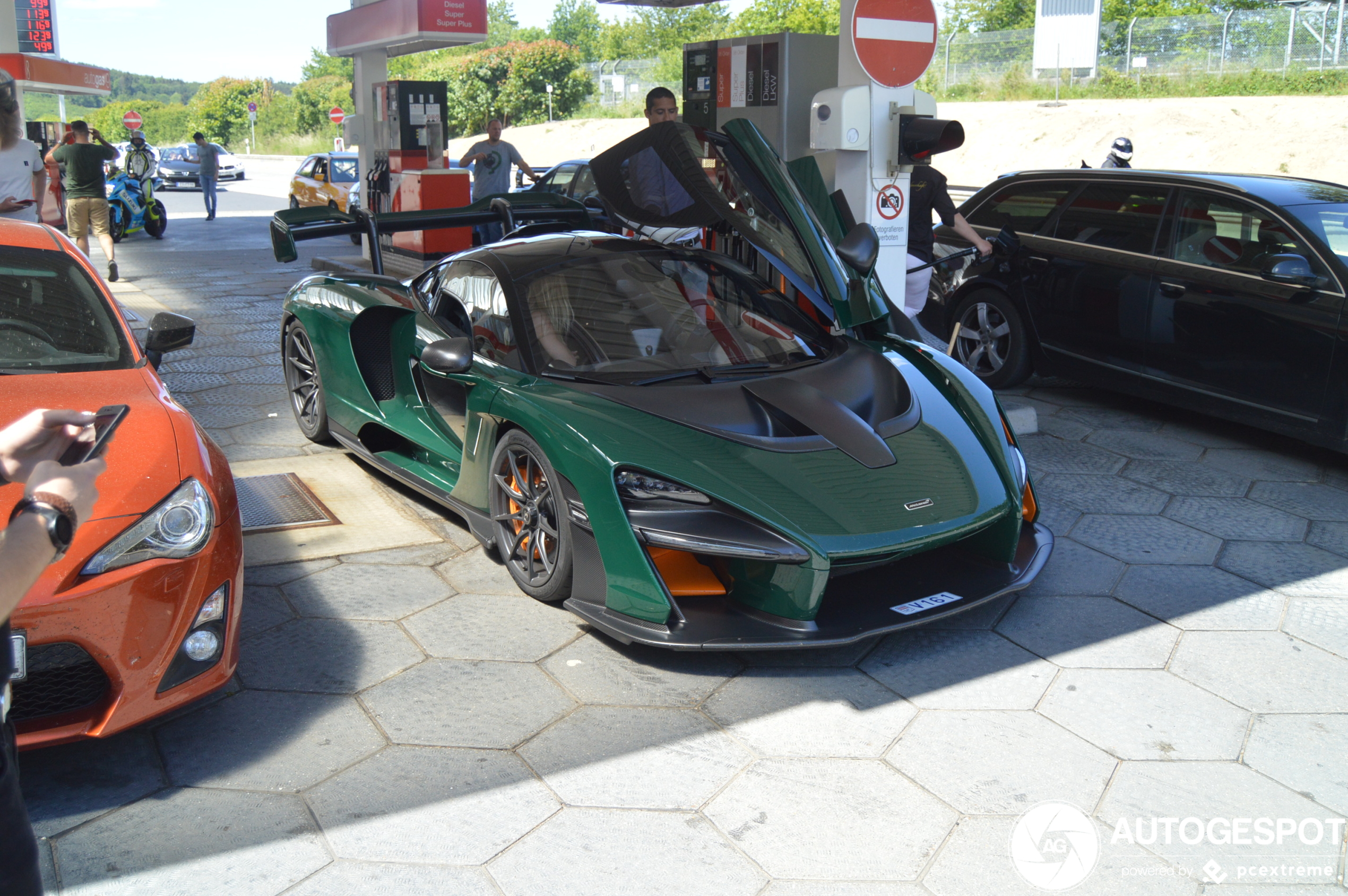 Deze McLaren Senna's worden gebruikt zoals ze bedoeld zijn