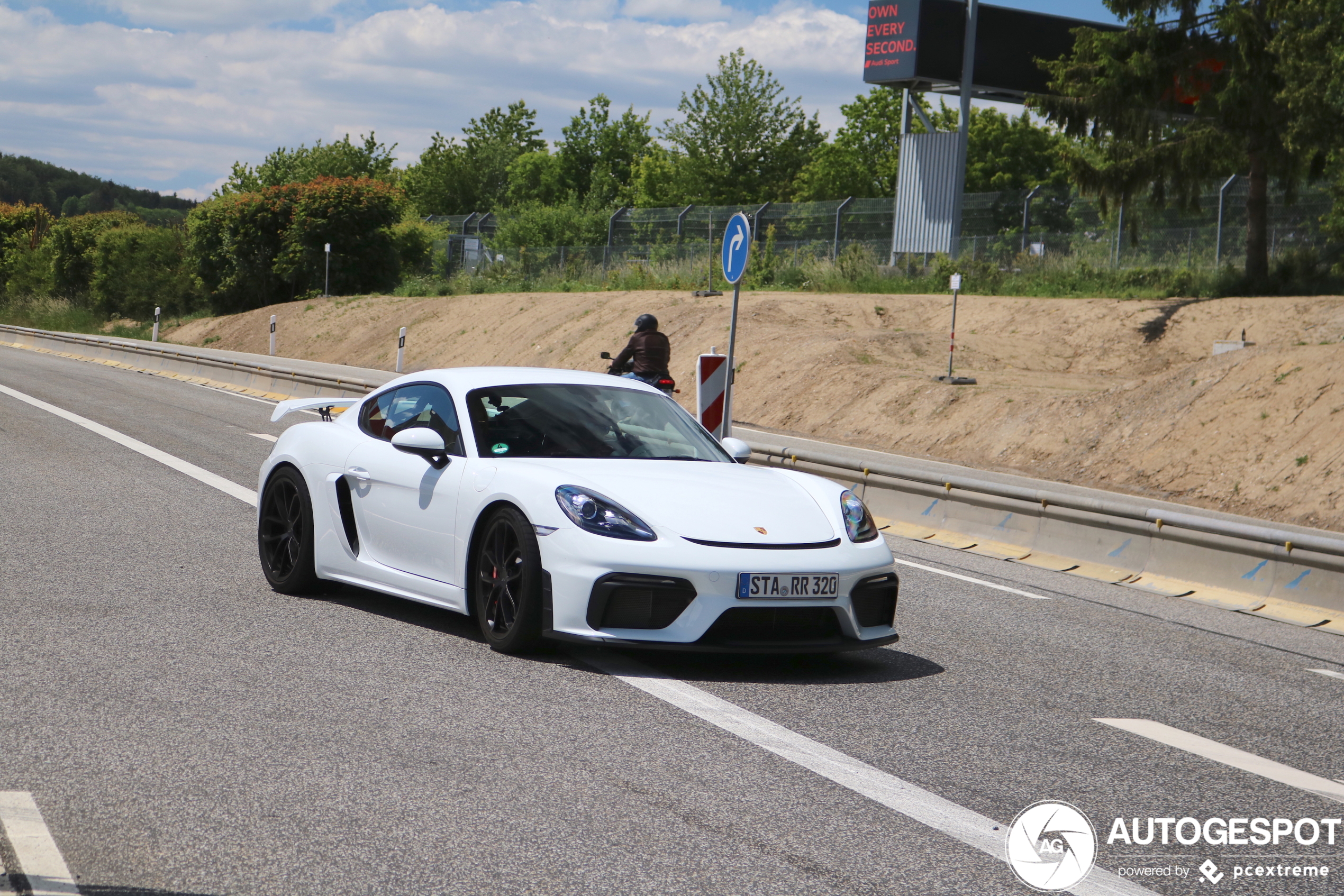 Porsche 718 Cayman GT4