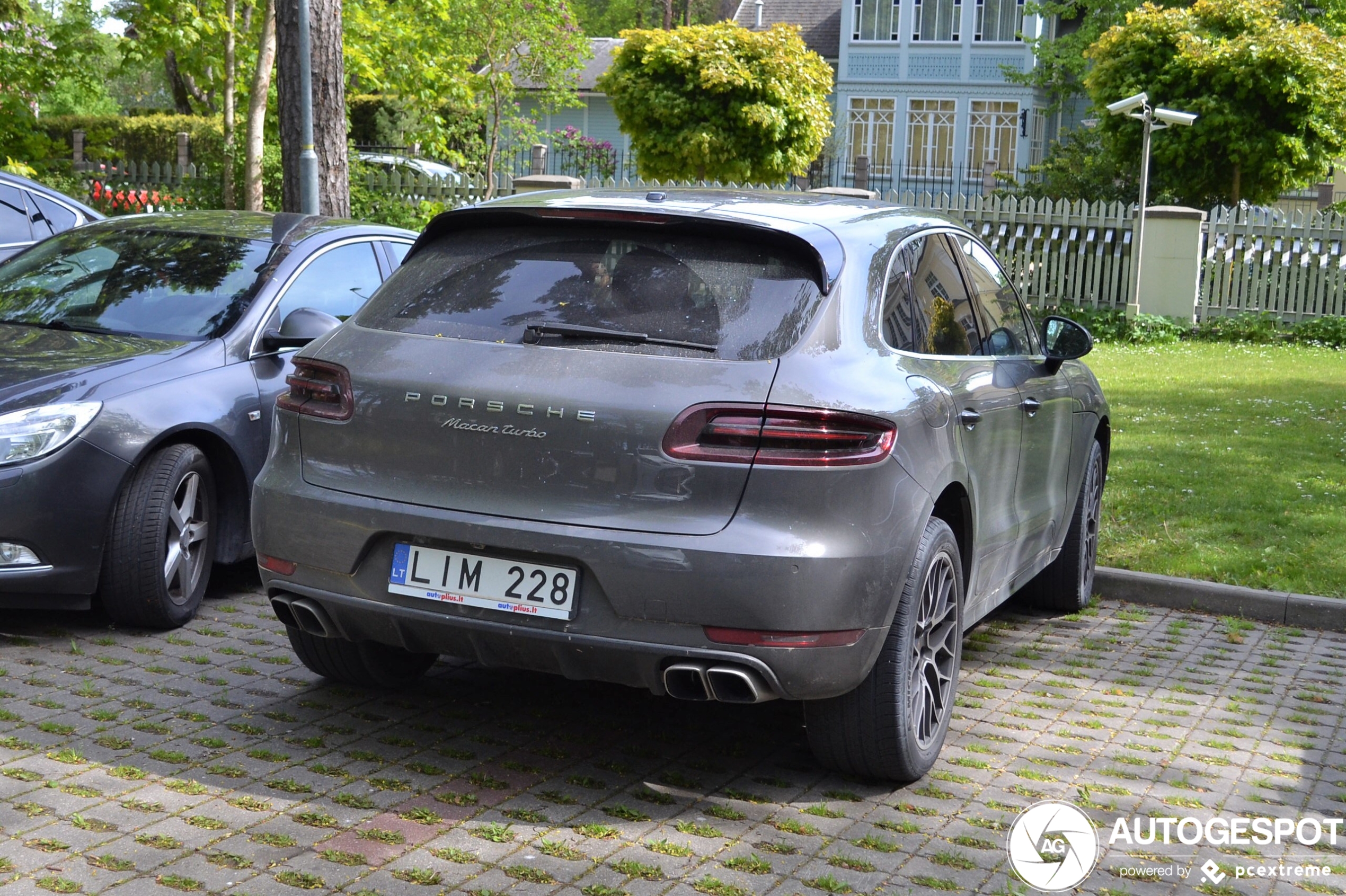 Porsche 95B Macan Turbo