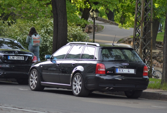 Audi RS4 Avant B5