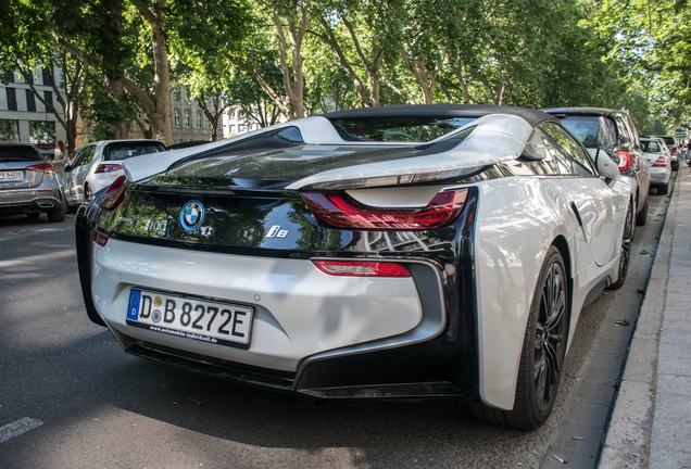 BMW i8 Roadster