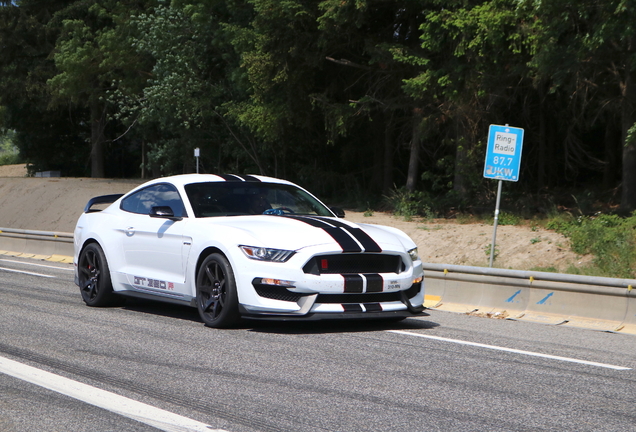 Ford Mustang Shelby GT350R 2015