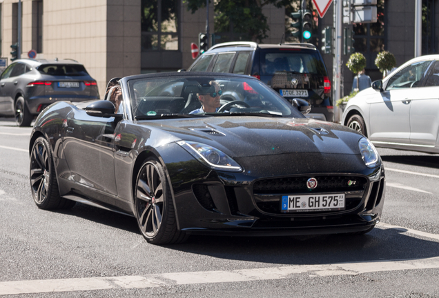 Jaguar F-TYPE R AWD Convertible