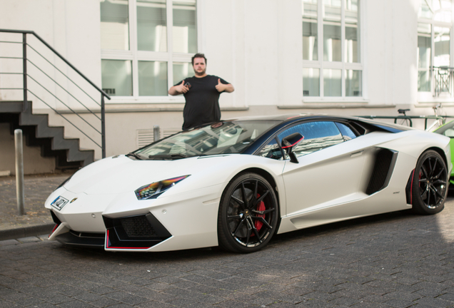 Lamborghini Aventador LP700-4 Pirelli Edition