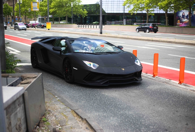 Lamborghini Aventador S LP740-4 Roadster