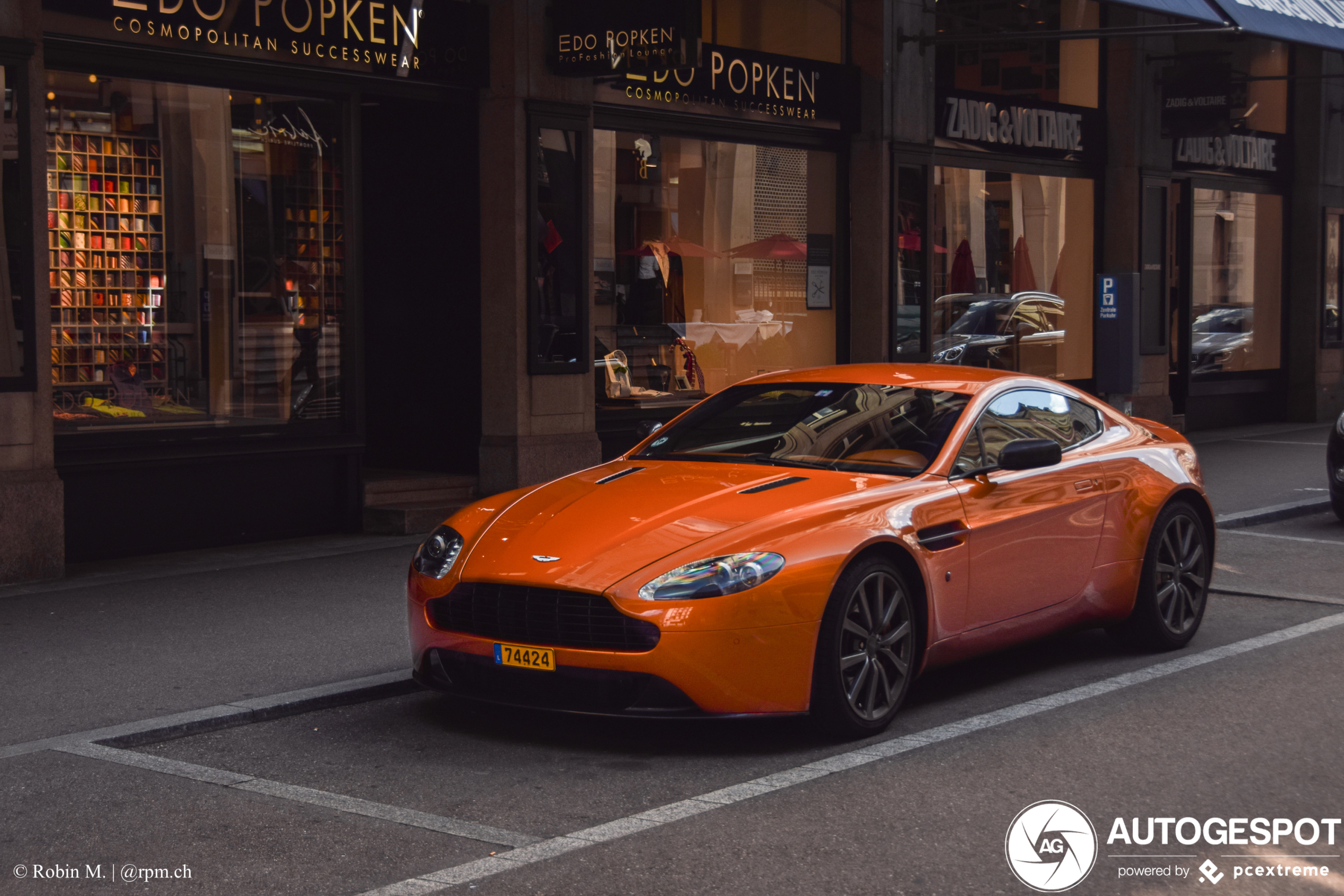 Aston Martin V8 Vantage 2012