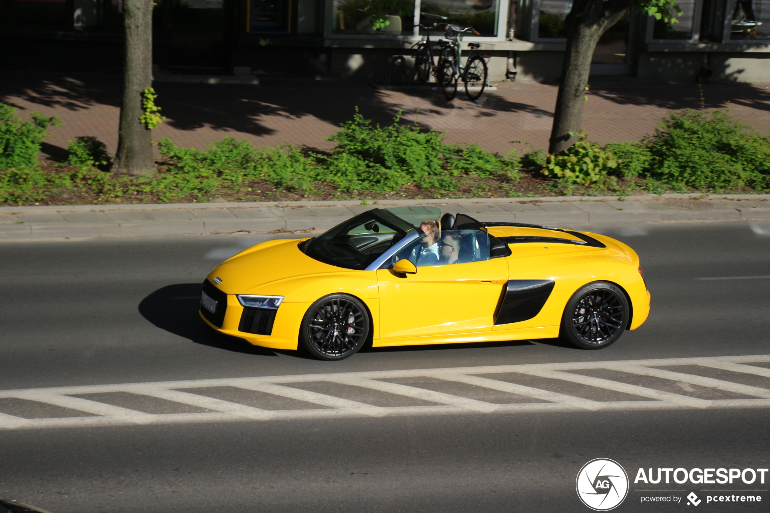 Audi R8 V10 Spyder 2016