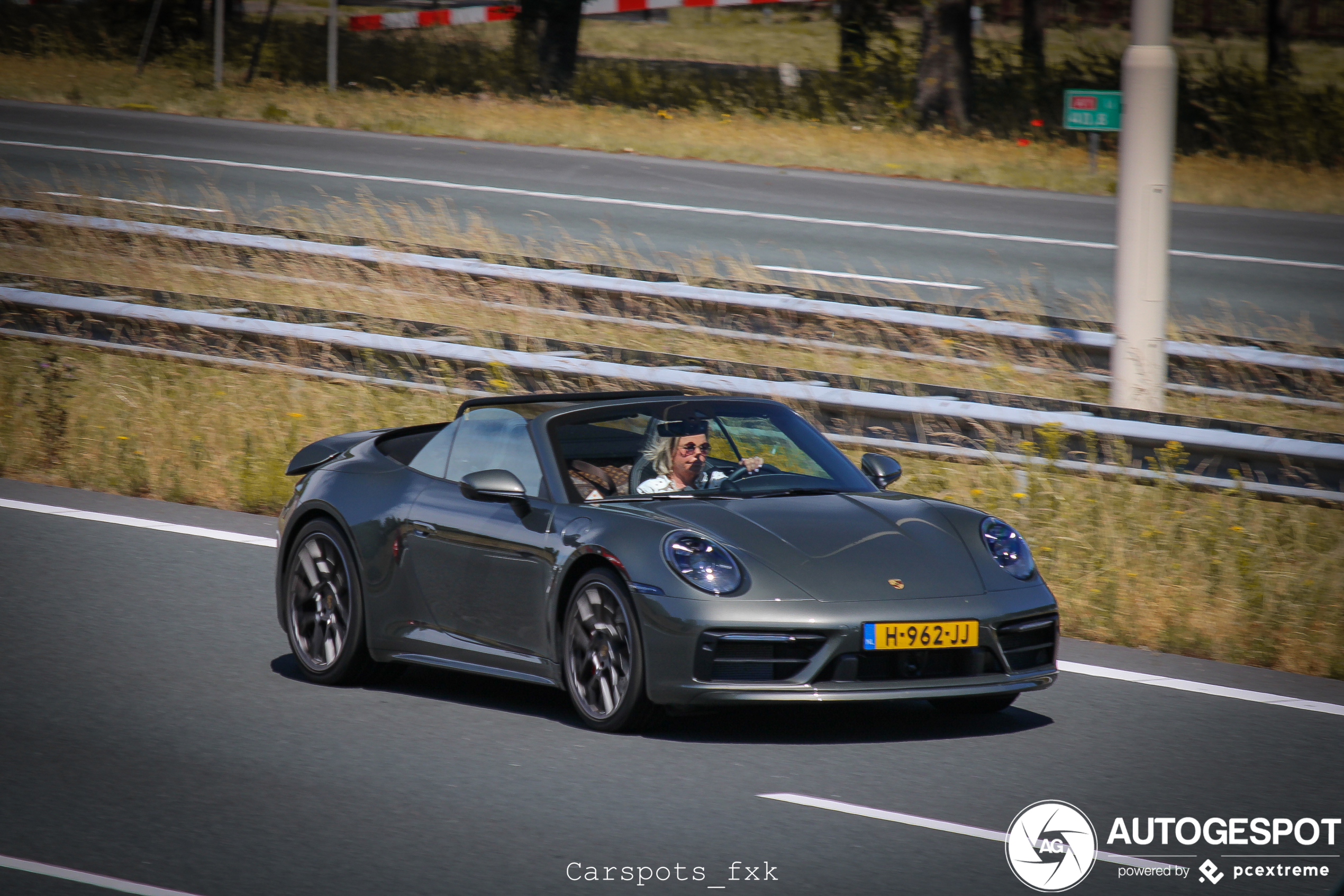 Porsche 992 Carrera 4S Cabriolet