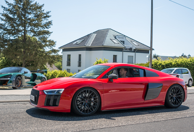 Audi R8 V10 Plus 2015