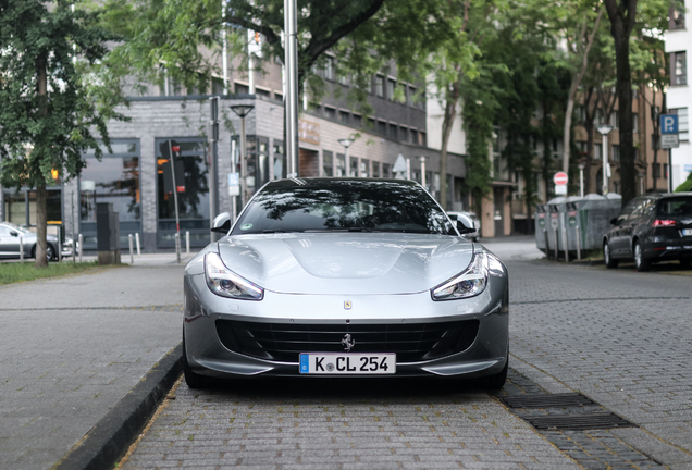 Ferrari GTC4Lusso T