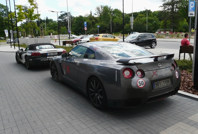 Nissan GT-R 2011