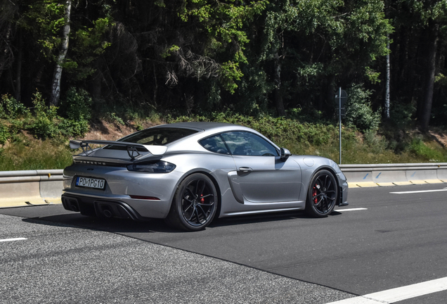 Porsche 718 Cayman GT4