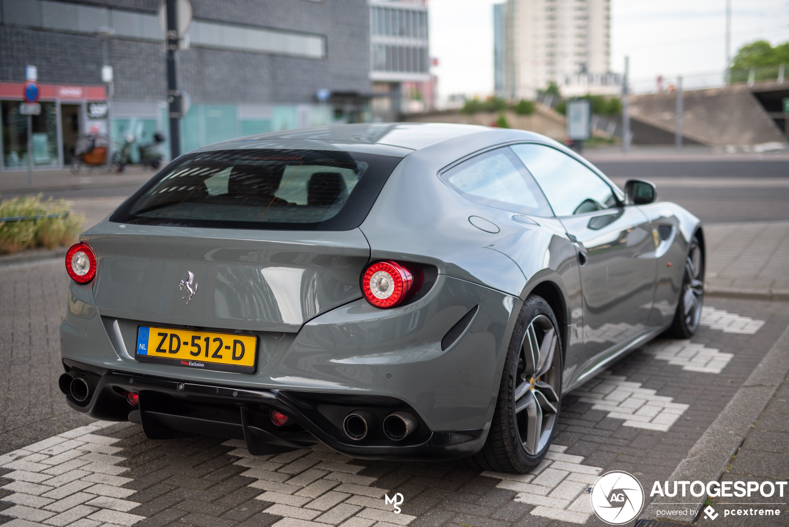 Ferrari FF