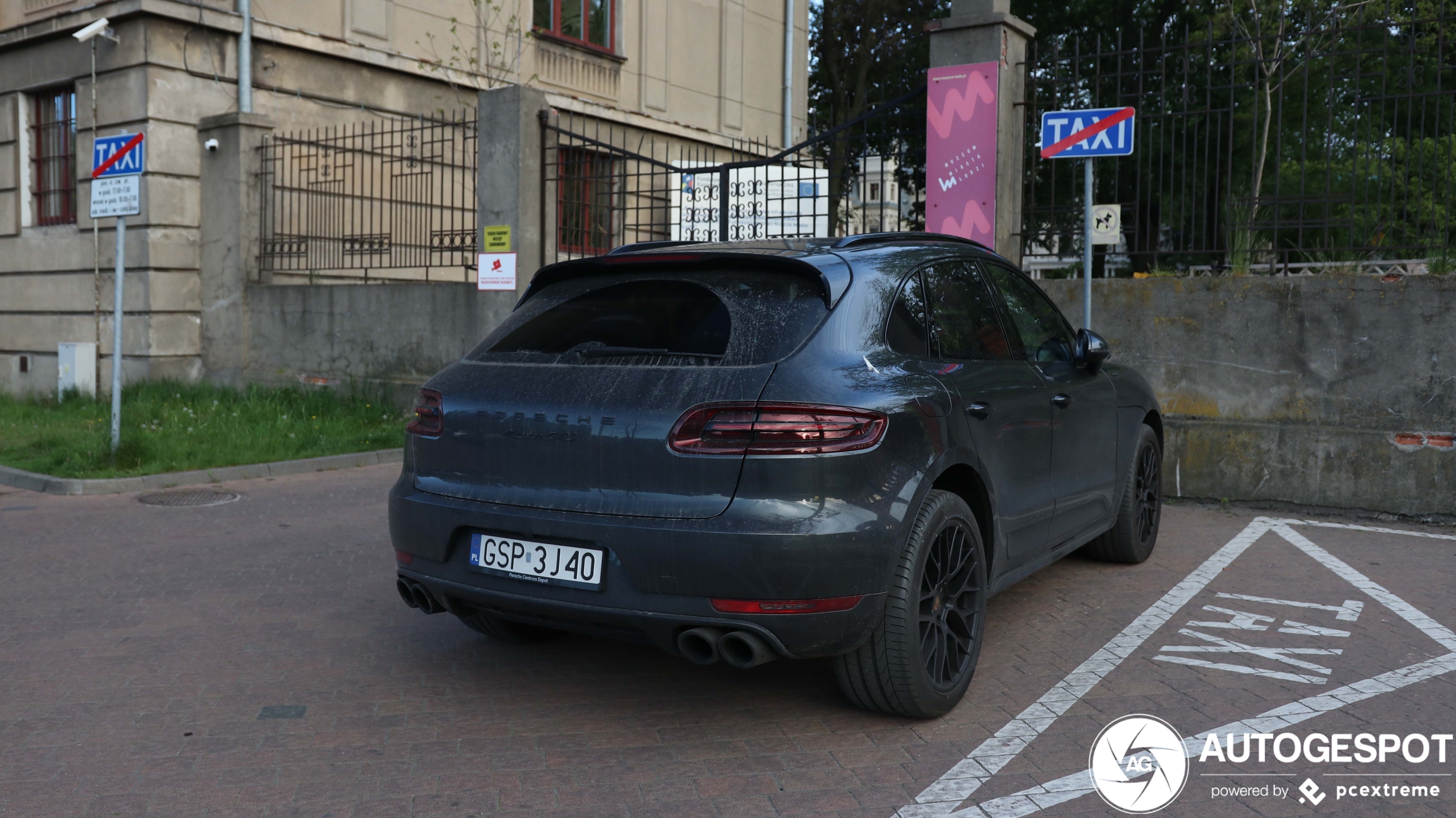 Porsche 95B Macan GTS