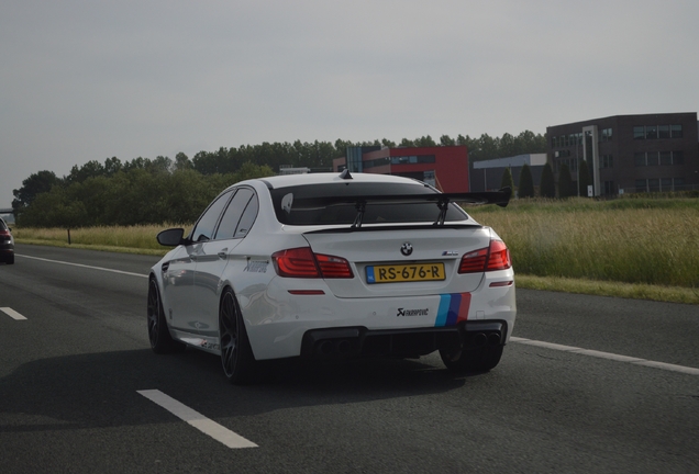 BMW M5 F10 2011