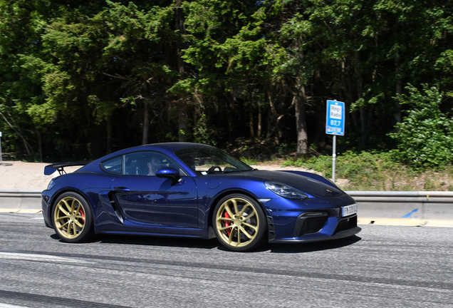 Porsche 718 Cayman GT4