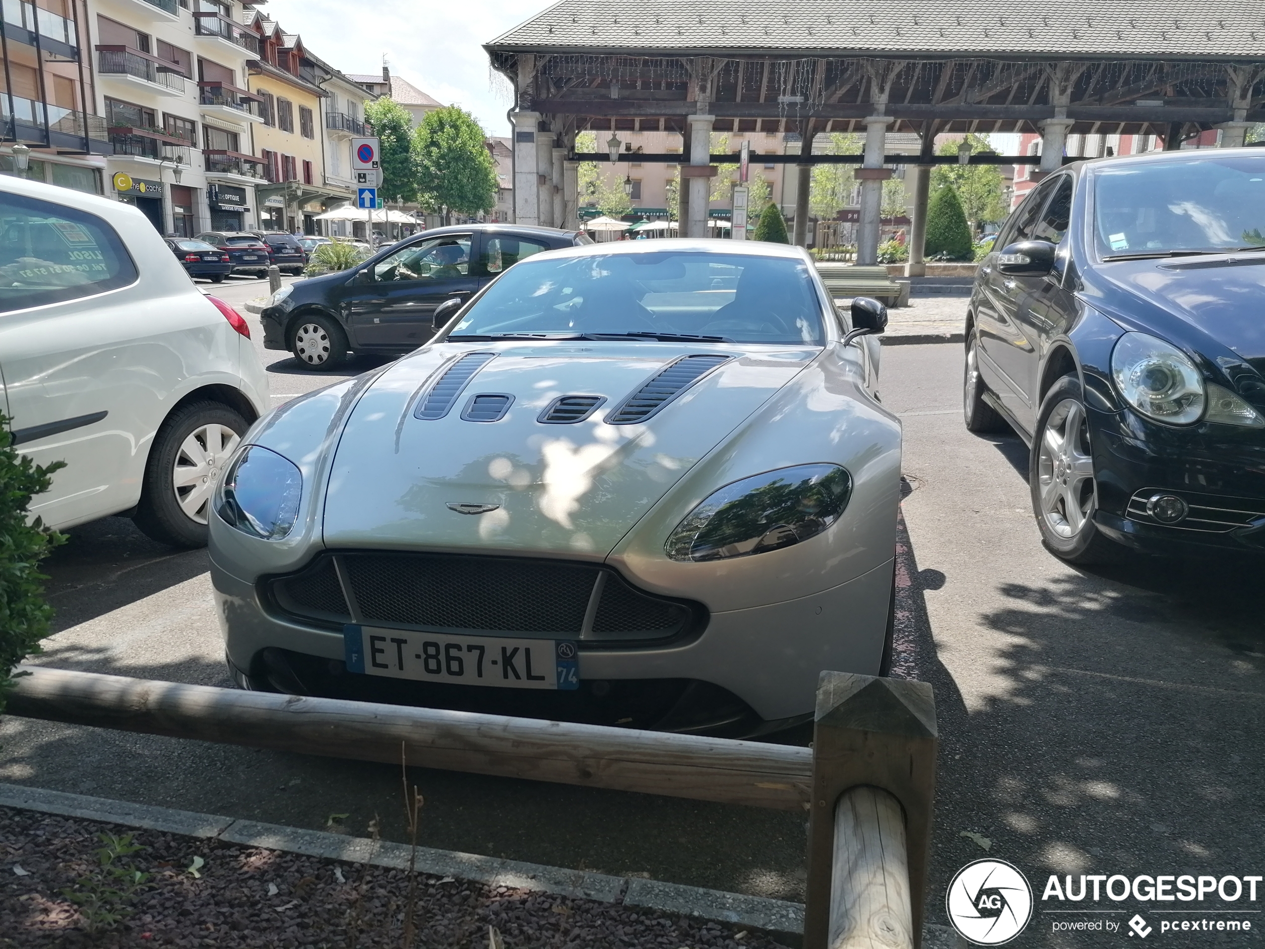 Aston Martin V12 Vantage S