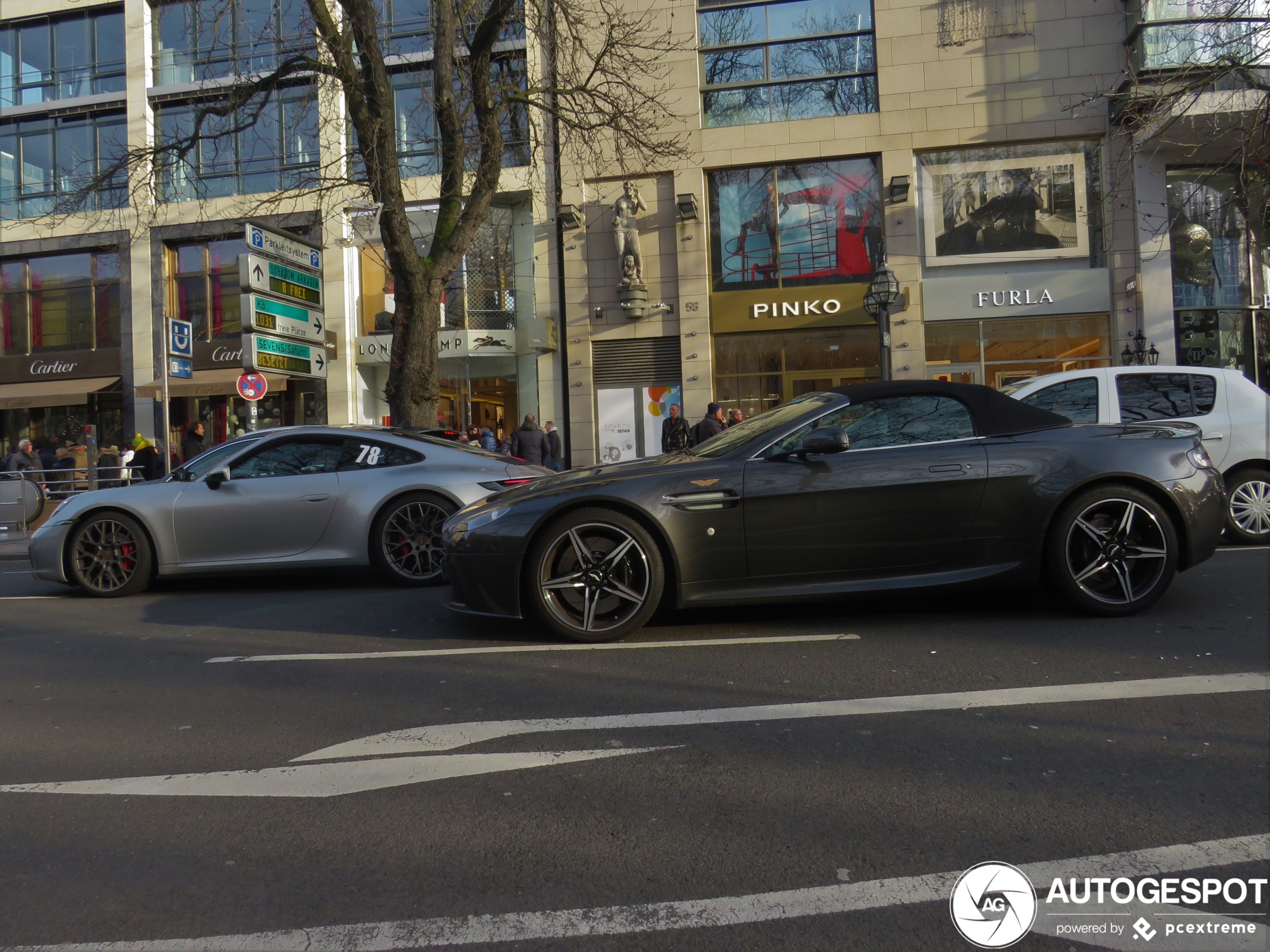 Aston Martin V8 Vantage Roadster 2012