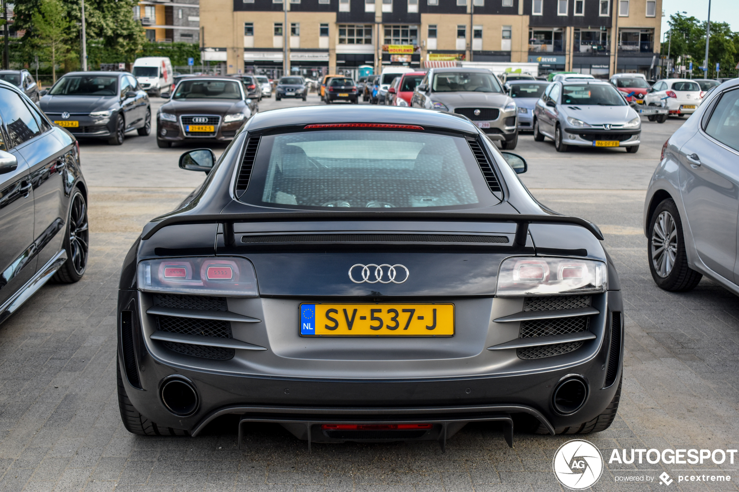 Audi R8 V10