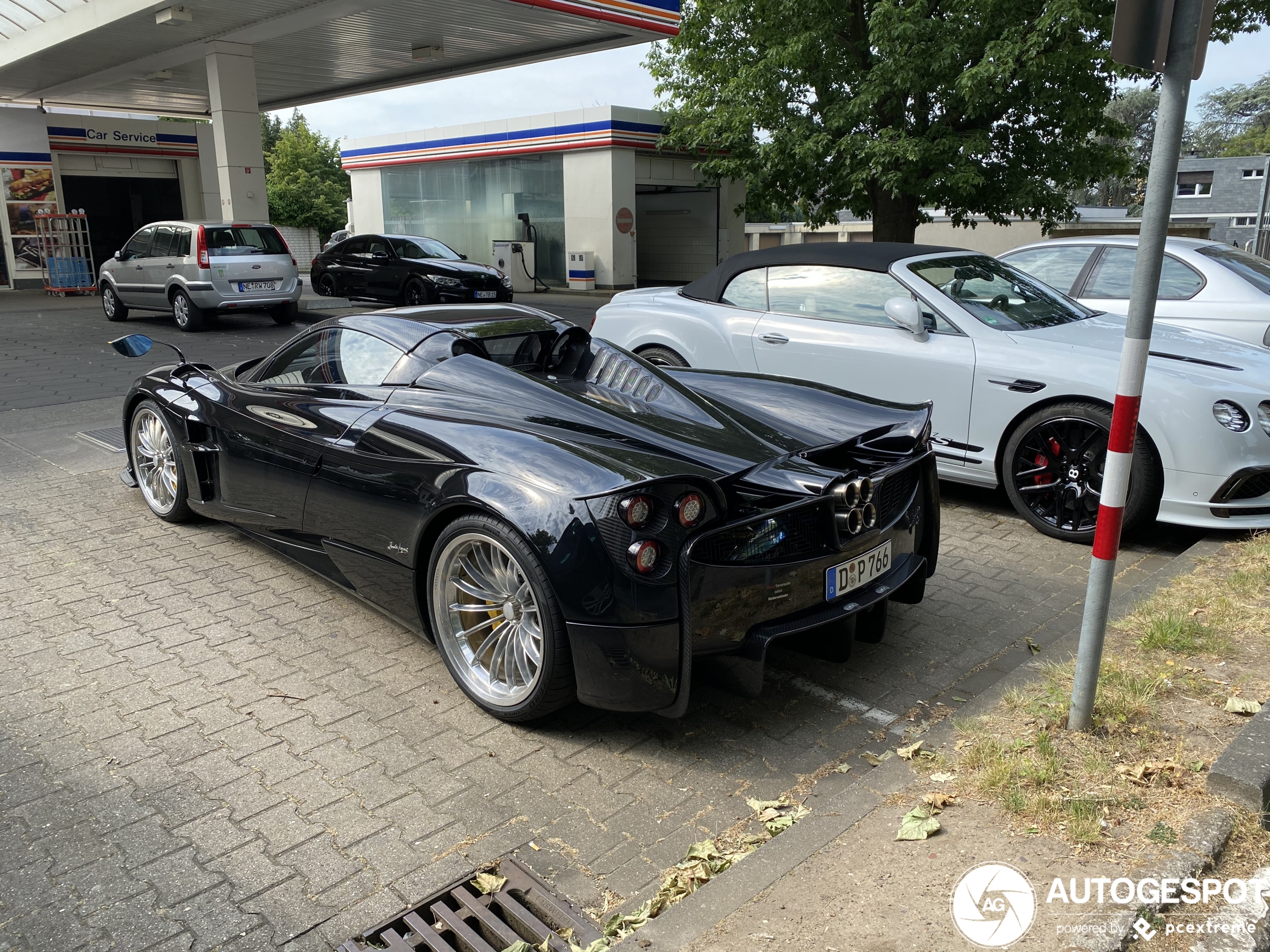 Topspot: Pagani Huayra Roadster