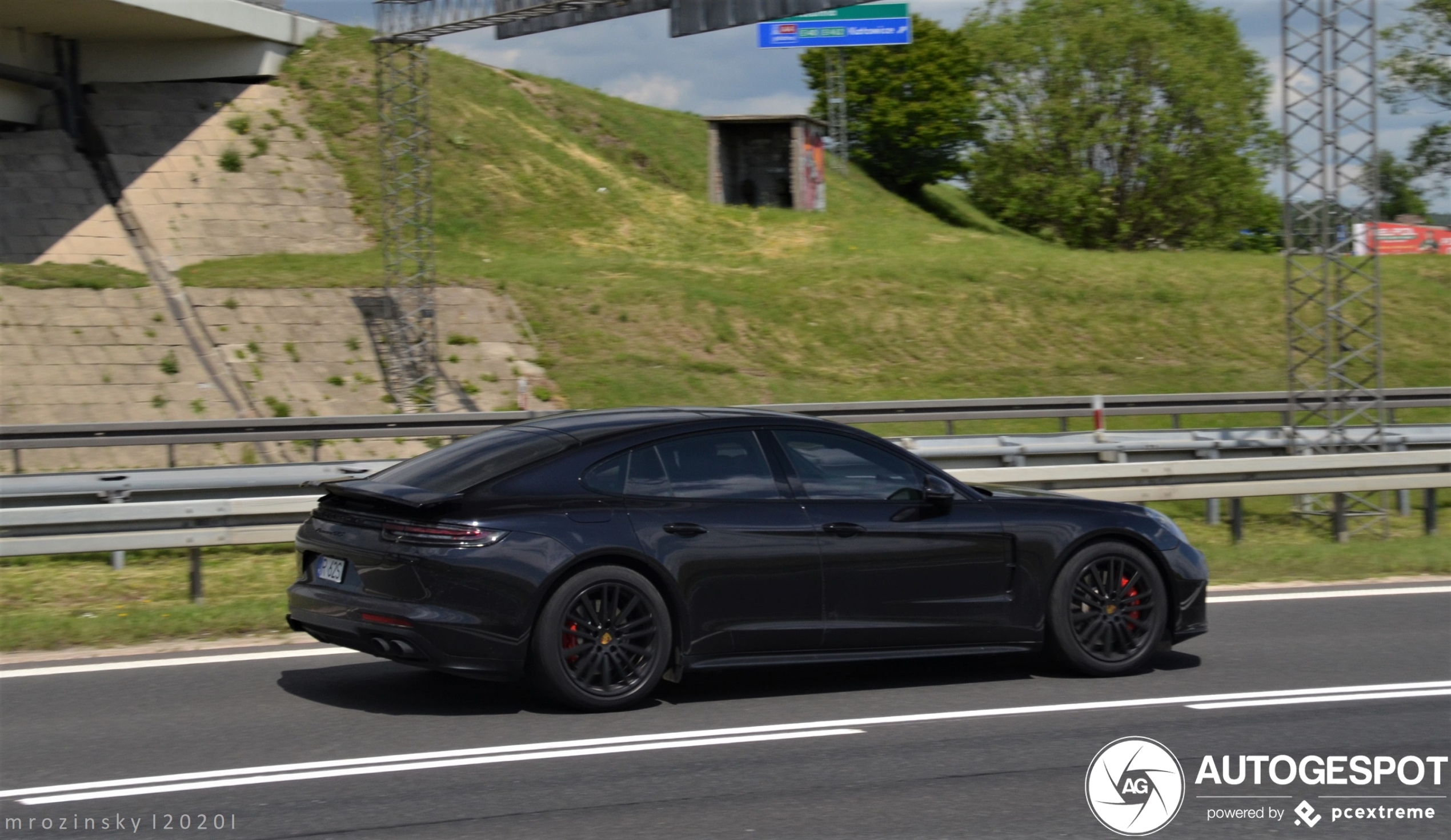 Porsche 971 Panamera GTS MkI