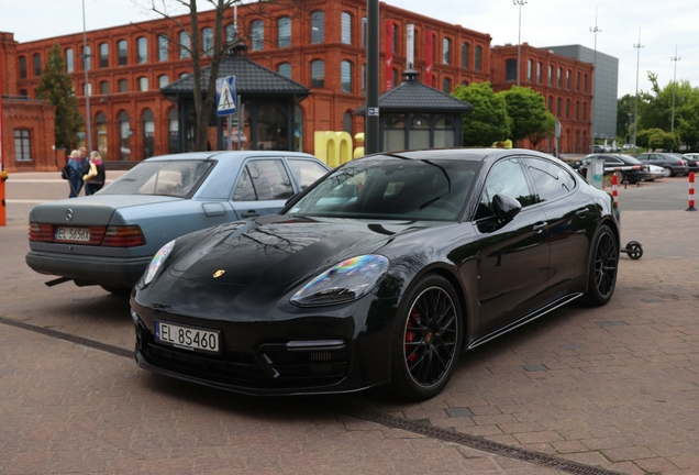 Porsche 971 Panamera Turbo