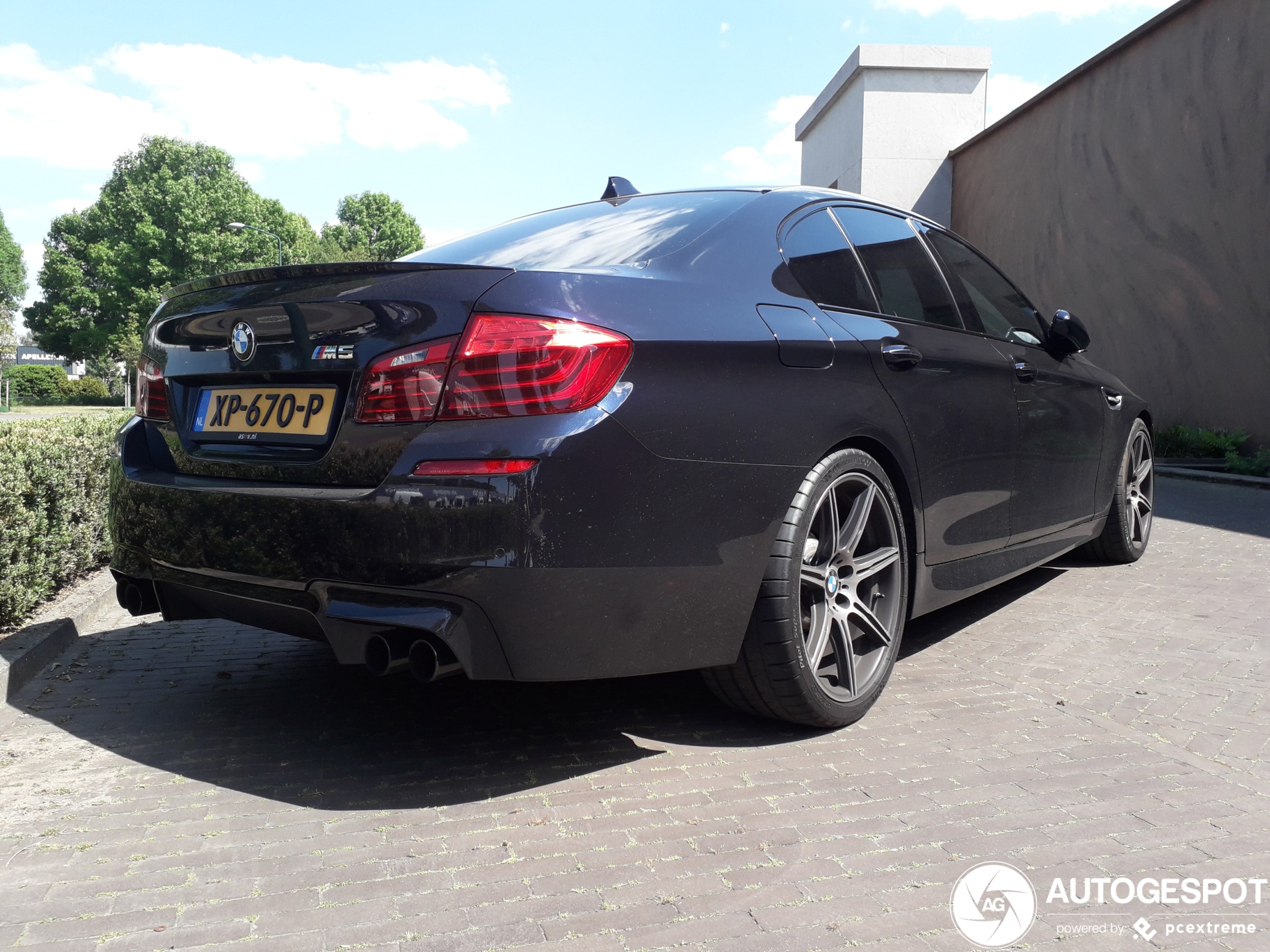 BMW M5 F10 2014