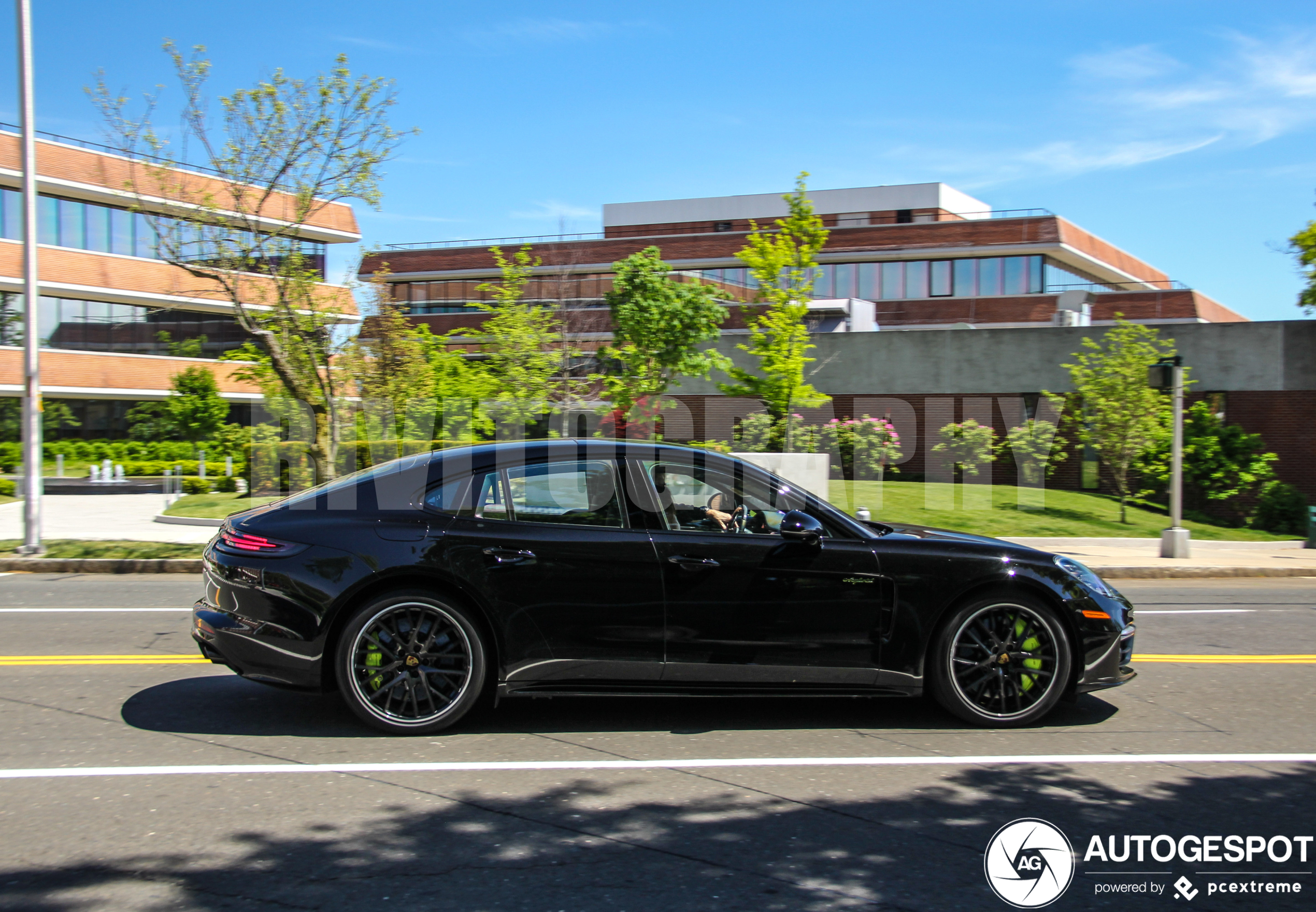 Porsche 971 Panamera Turbo S E-Hybrid