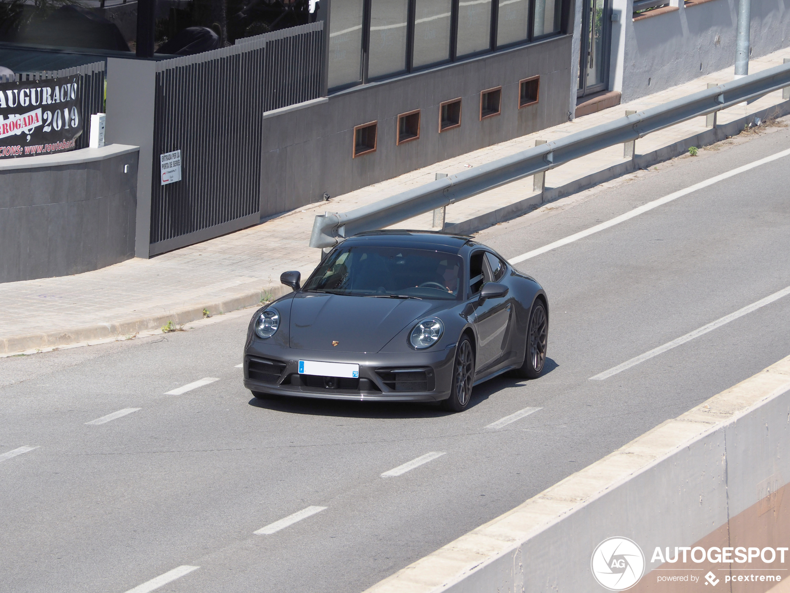 Porsche 992 Carrera 4S