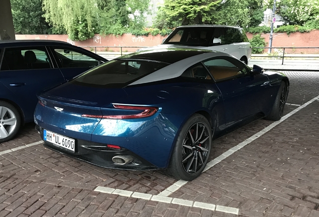 Aston Martin DB11