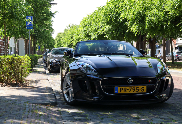 Jaguar F-TYPE S V8 Convertible