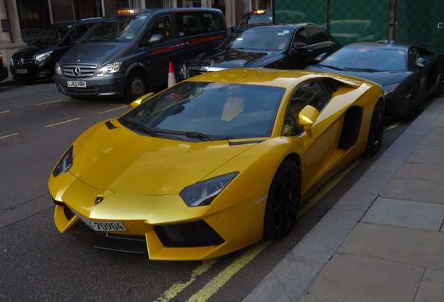 Lamborghini Aventador LP700-4