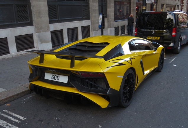 Lamborghini Aventador LP750-4 SuperVeloce