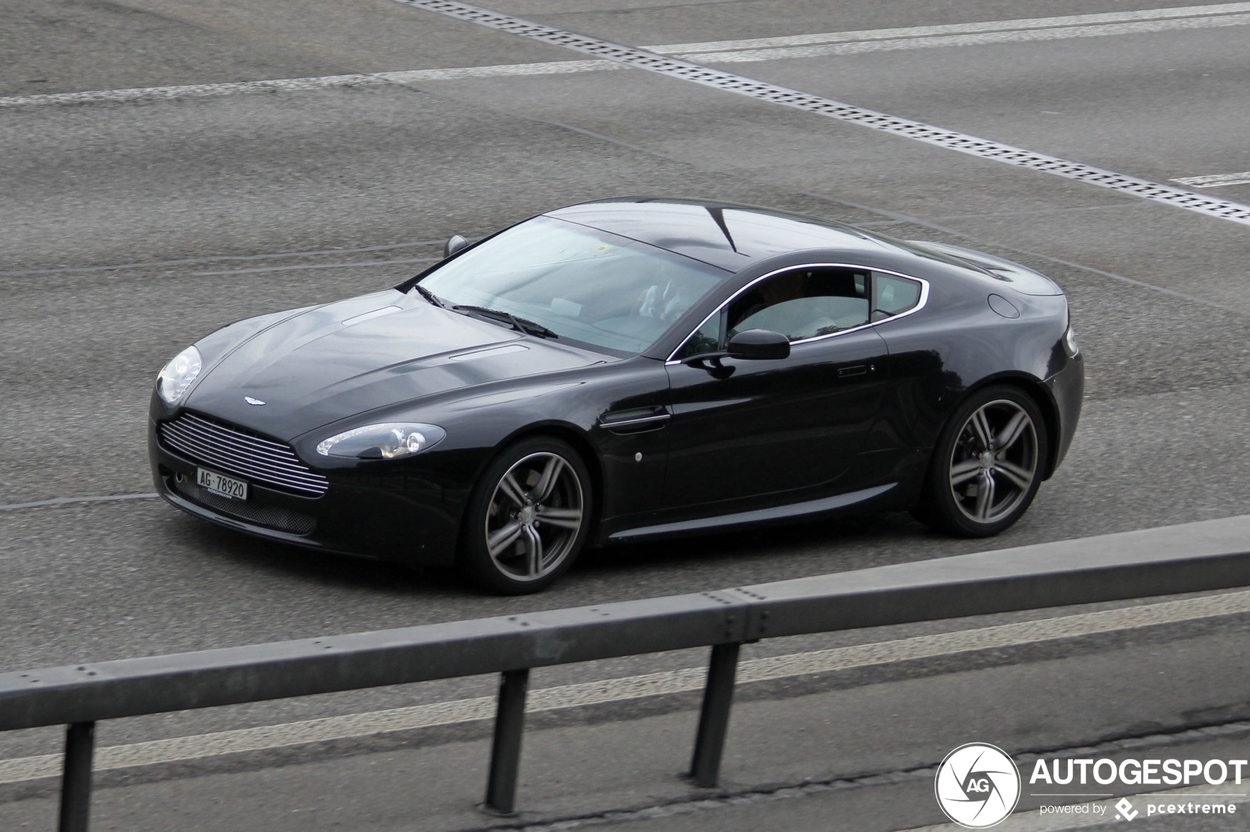 Aston Martin V8 Vantage N400